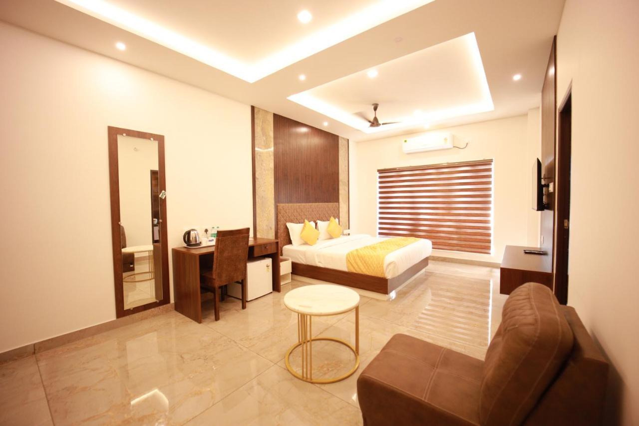 Bliss Regency Business Hotel Палакад Екстериор снимка