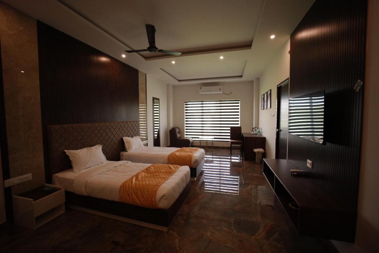 Bliss Regency Business Hotel Палакад Екстериор снимка