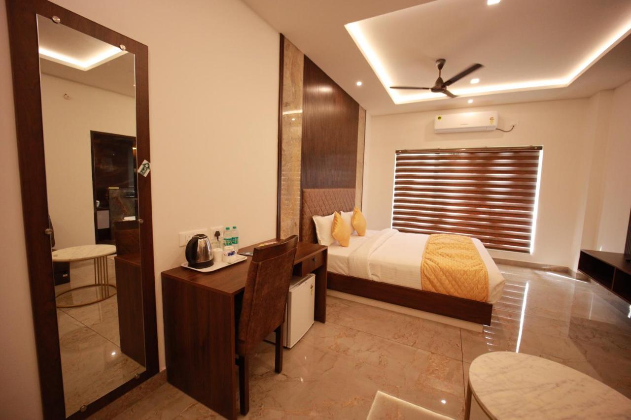 Bliss Regency Business Hotel Палакад Екстериор снимка
