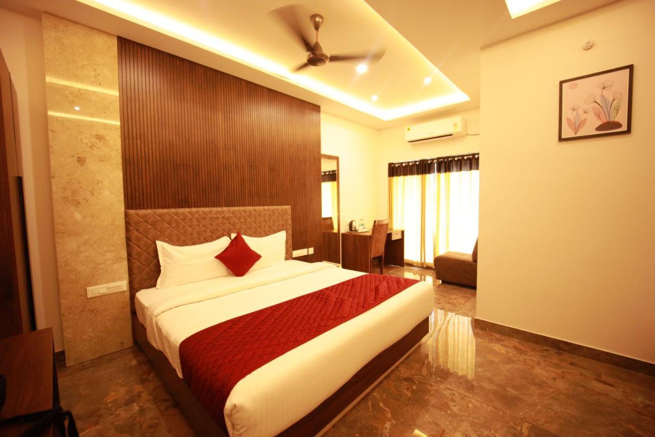 Bliss Regency Business Hotel Палакад Екстериор снимка