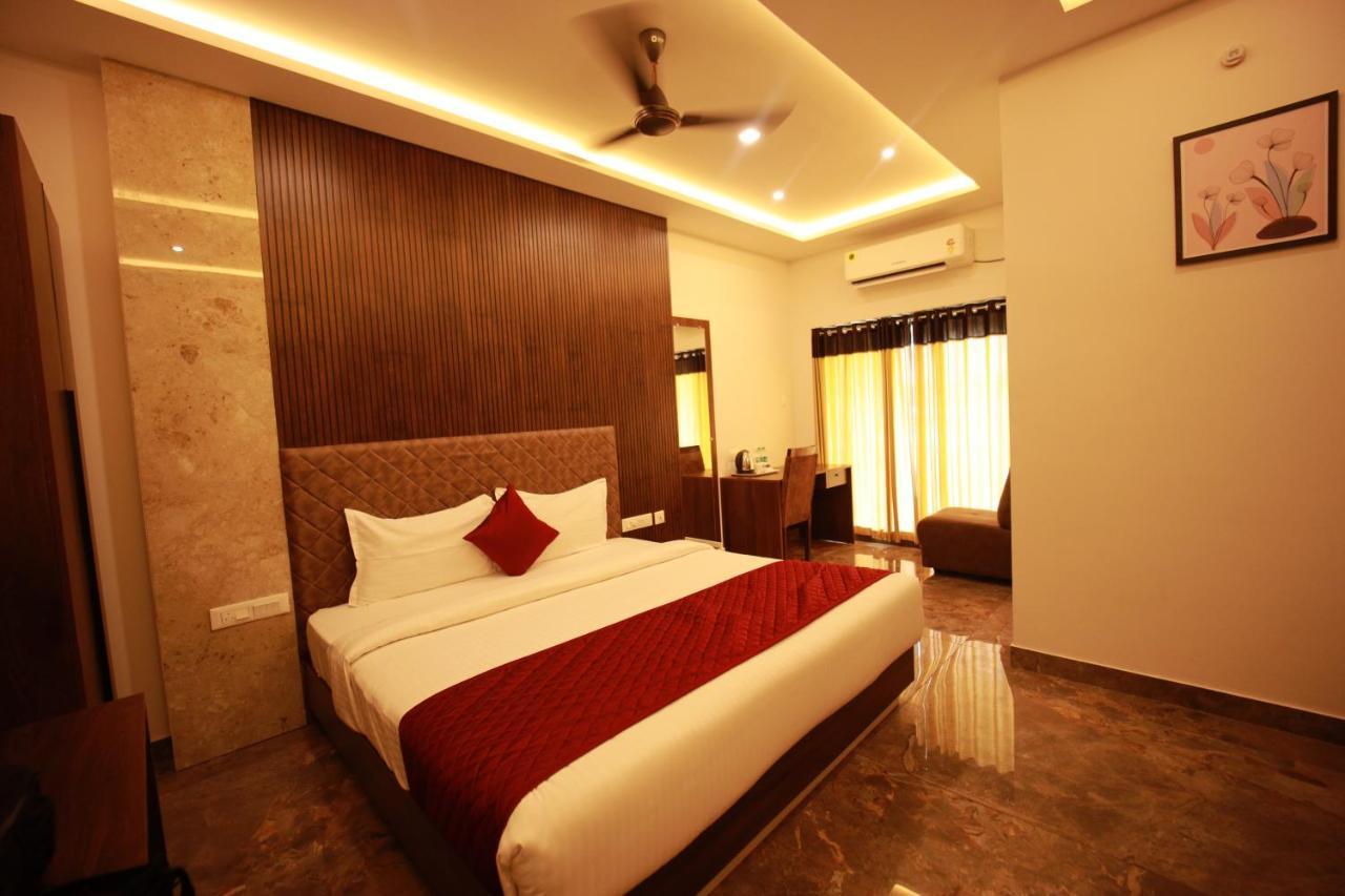 Bliss Regency Business Hotel Палакад Екстериор снимка