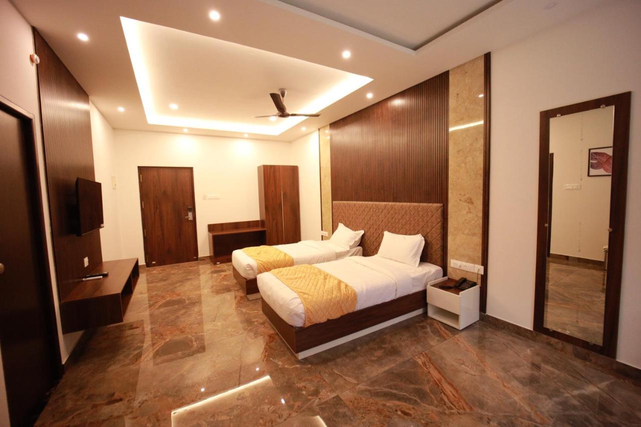 Bliss Regency Business Hotel Палакад Екстериор снимка
