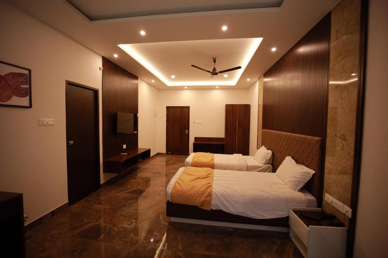 Bliss Regency Business Hotel Палакад Екстериор снимка