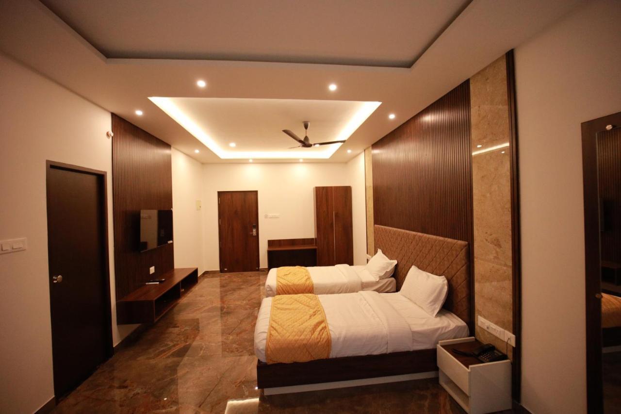 Bliss Regency Business Hotel Палакад Екстериор снимка
