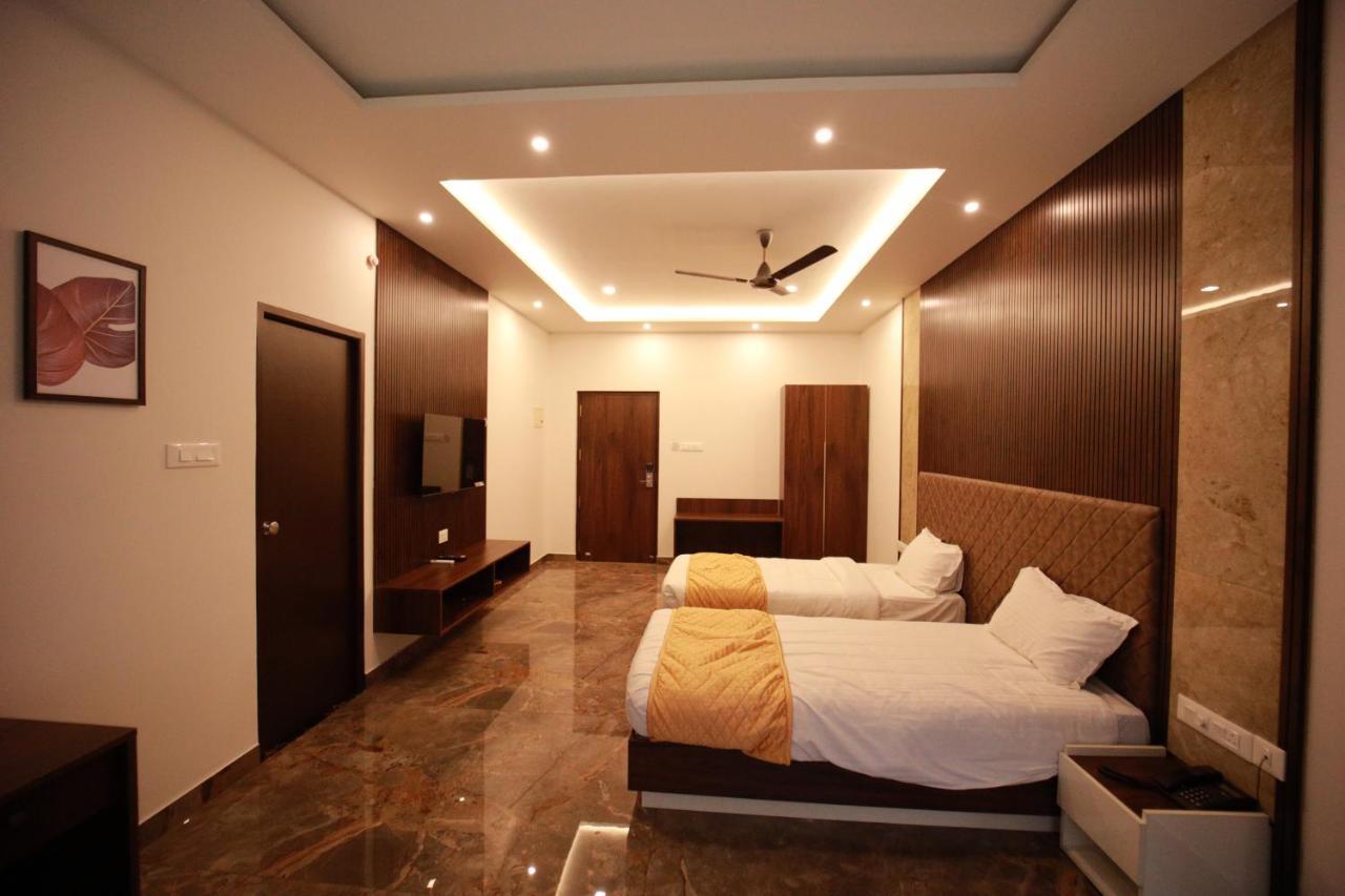 Bliss Regency Business Hotel Палакад Екстериор снимка