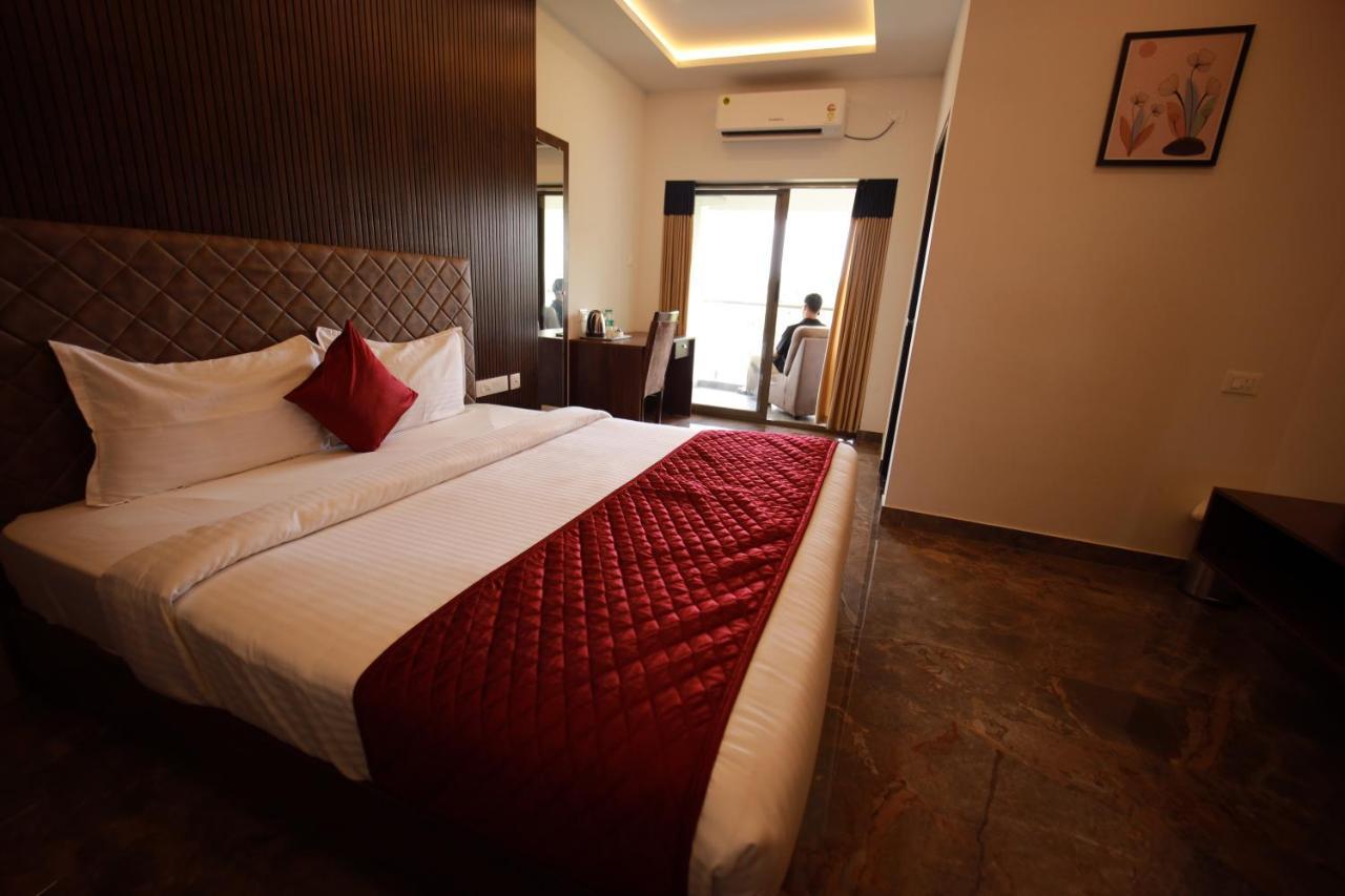 Bliss Regency Business Hotel Палакад Екстериор снимка